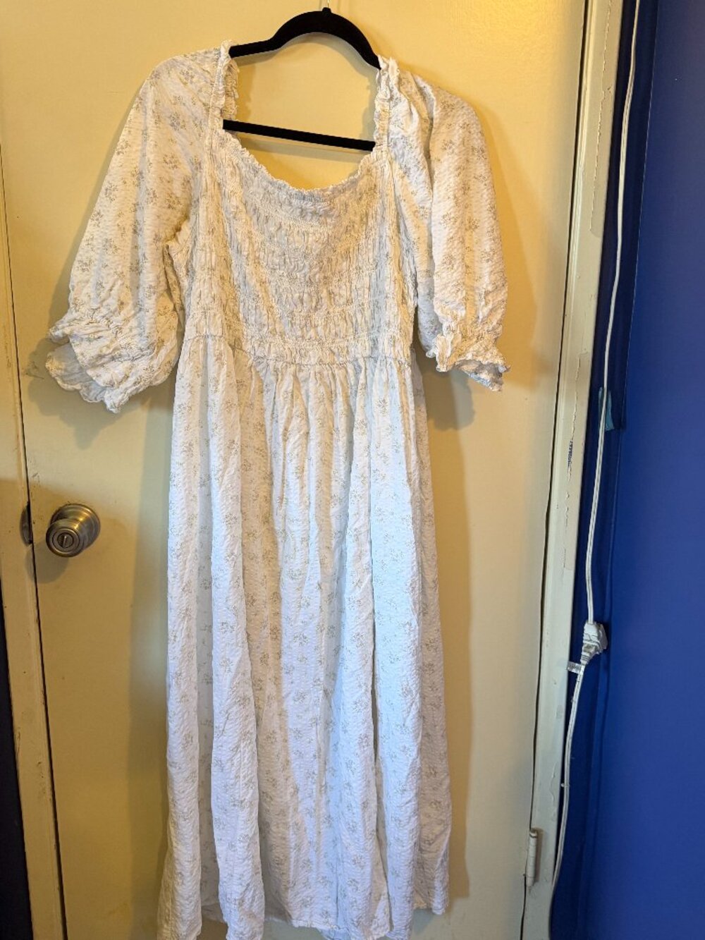 H&M White Puff Sleeve Dress
